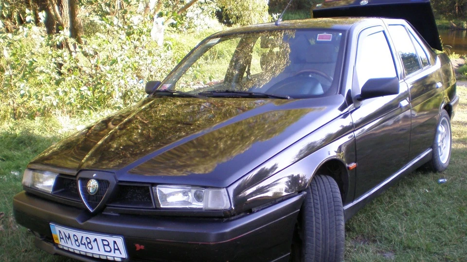 Alfa Romeo 155 Чорний 2.5л V6