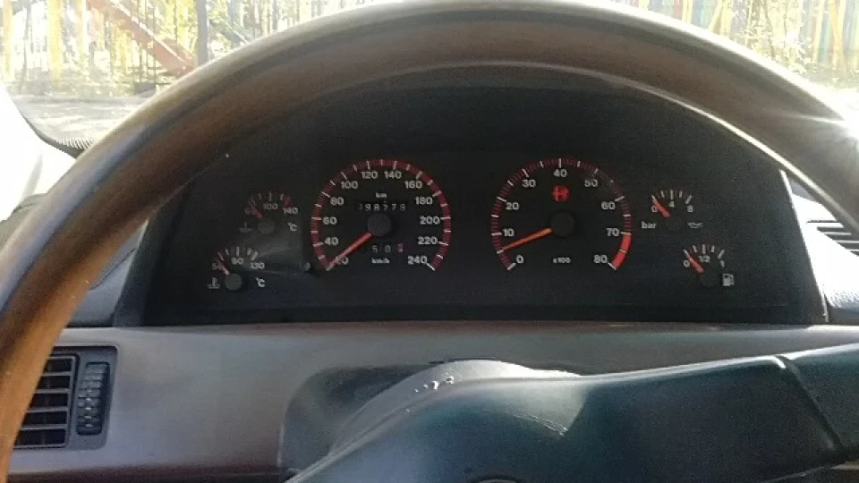 Alfa Romeo 155 низько літає 2