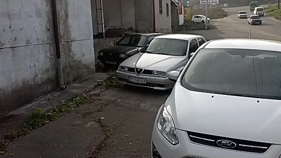 Alfa Romeo 155 низько літає 4