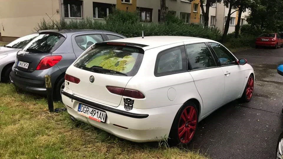 Alfa Romeo 156 Sportwagon White pearl 2