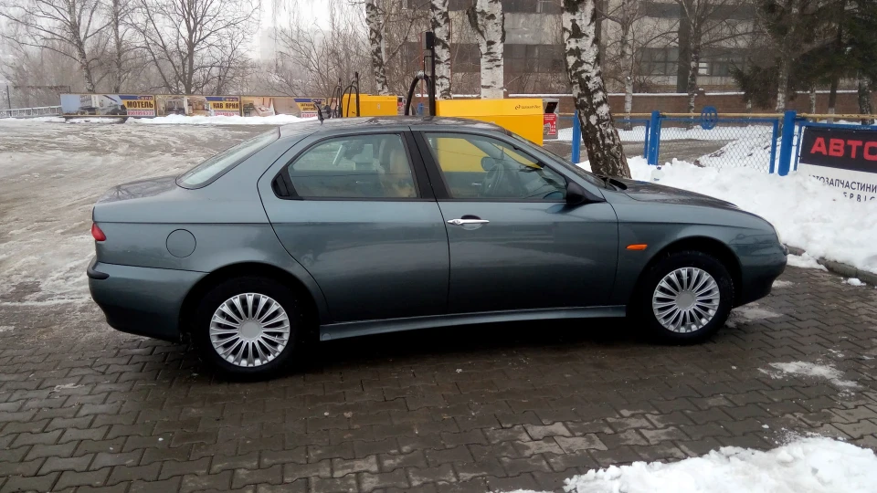 Alfa Romeo 156 2.0 TS 2
