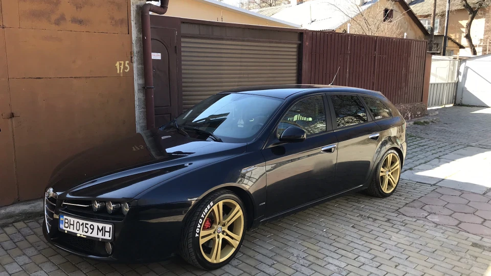 Alfa Romeo 159 Sportwagon Black Bitch 2