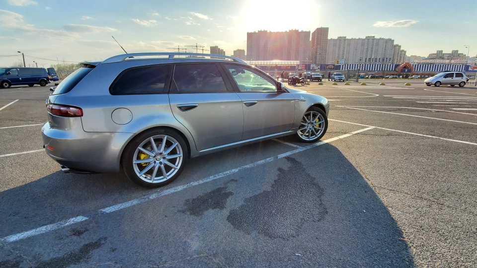 Alfa Romeo 159 Sportwagon Italian liner 3