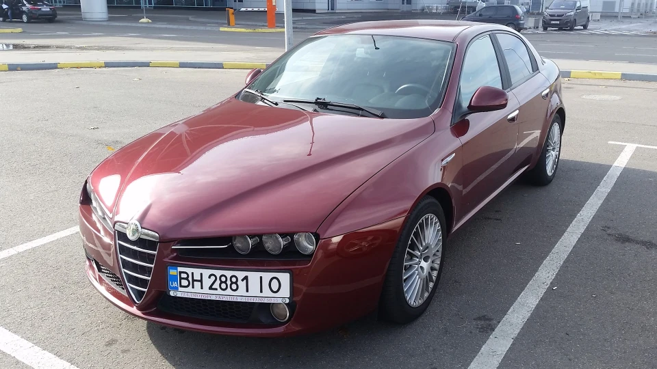 Alfa Romeo 159 2.2 JTS Rubino Bellucci 2