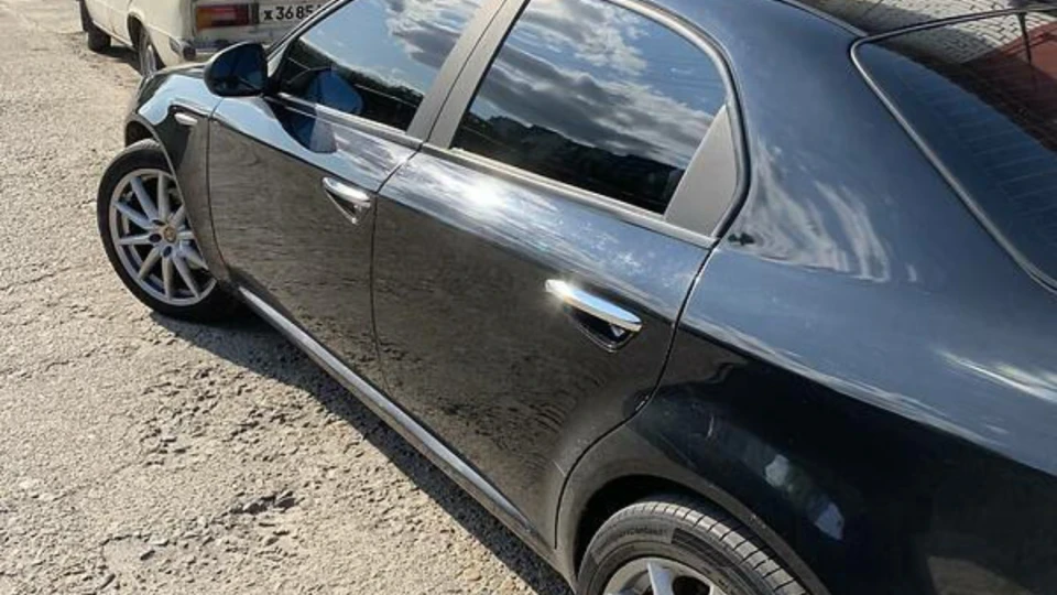 Alfa Romeo 159 Чорний металік 2