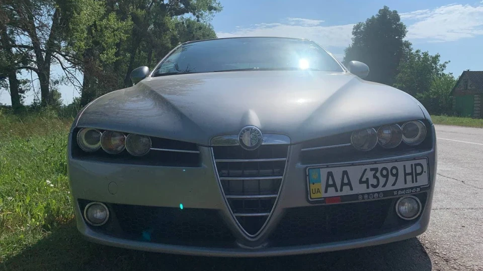 Alfa Romeo 159 сірий металік 2