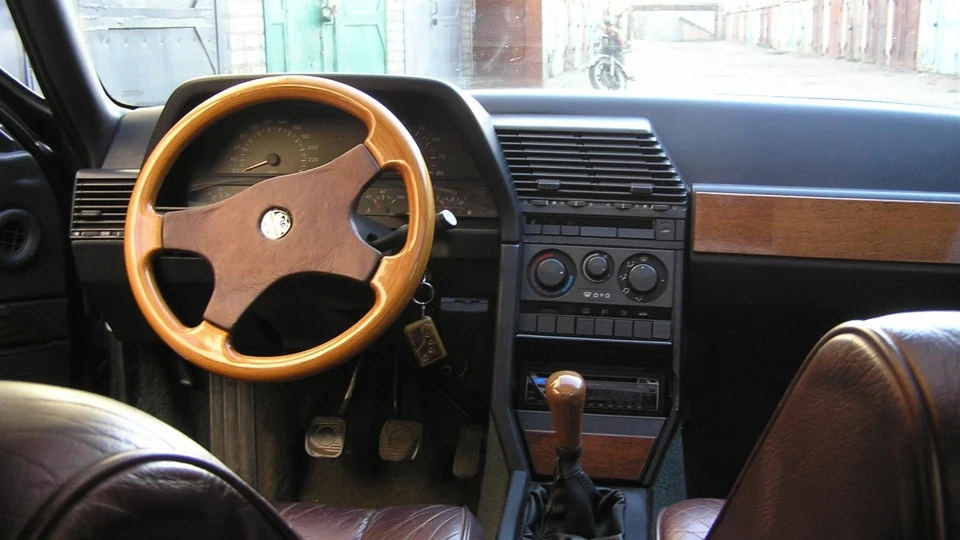 Alfa Romeo 164 4