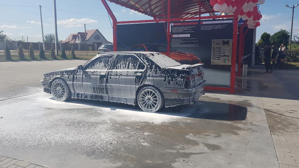 Alfa Romeo 164 2