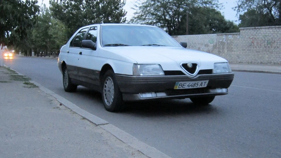 Alfa Romeo 164 3.0 V6 2