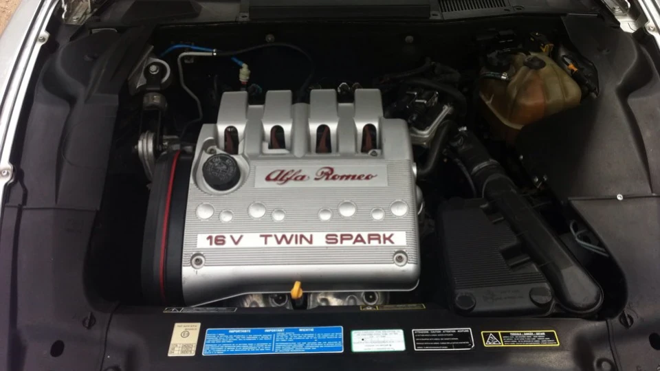 Alfa Romeo 166