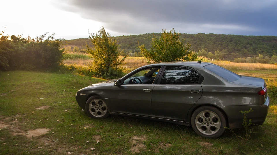 Alfa Romeo 166 2