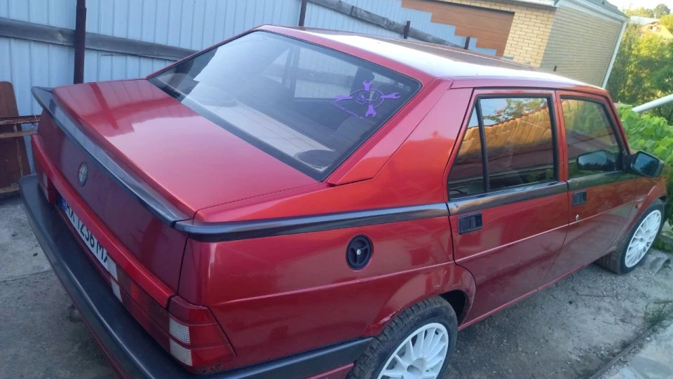 Alfa Romeo 75