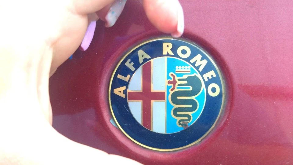 Alfa Romeo 75 3
