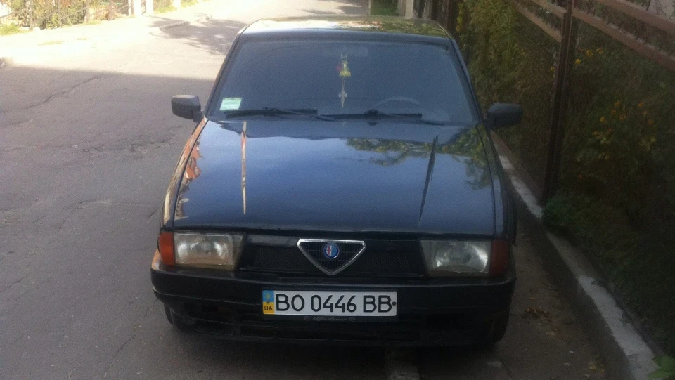 Alfa Romeo 75 3