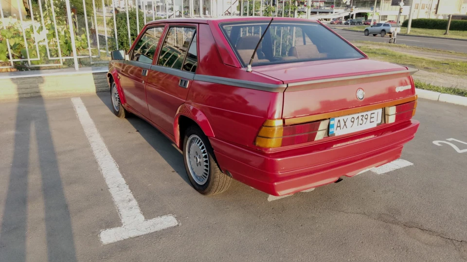 Alfa Romeo 75 2.0 TwinSpark 2