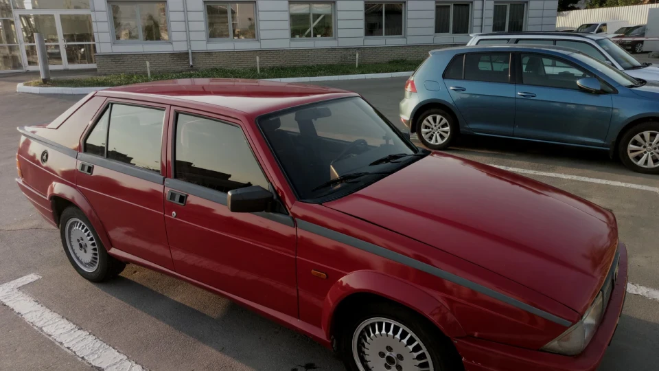 Alfa Romeo 75 2.0 TwinSpark 4