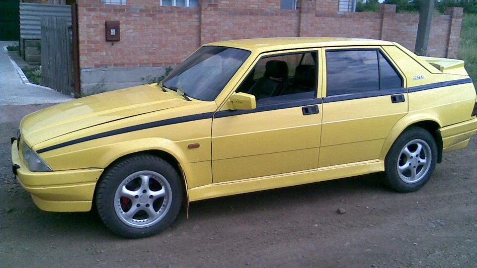 Alfa Romeo 75 2.5 V6 2