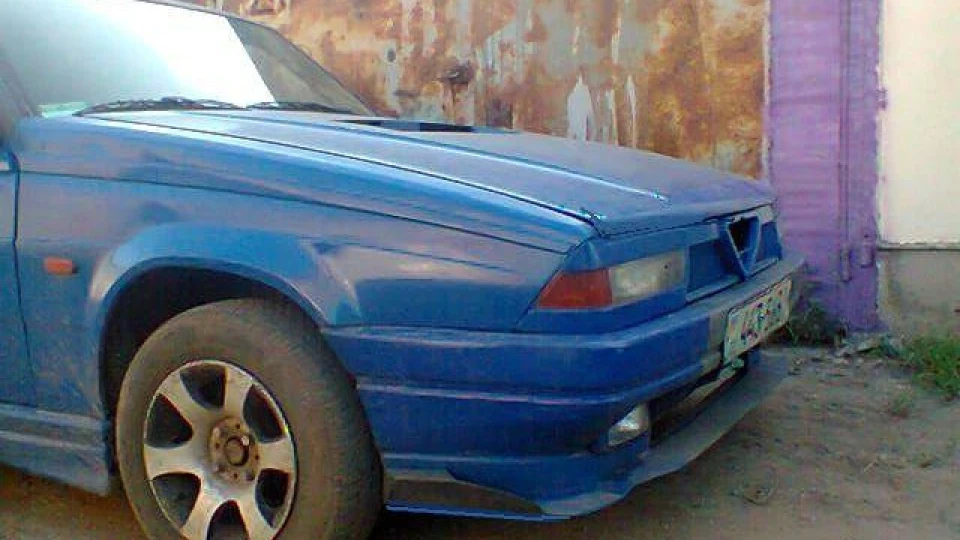 Alfa Romeo 75 безпритульна 2