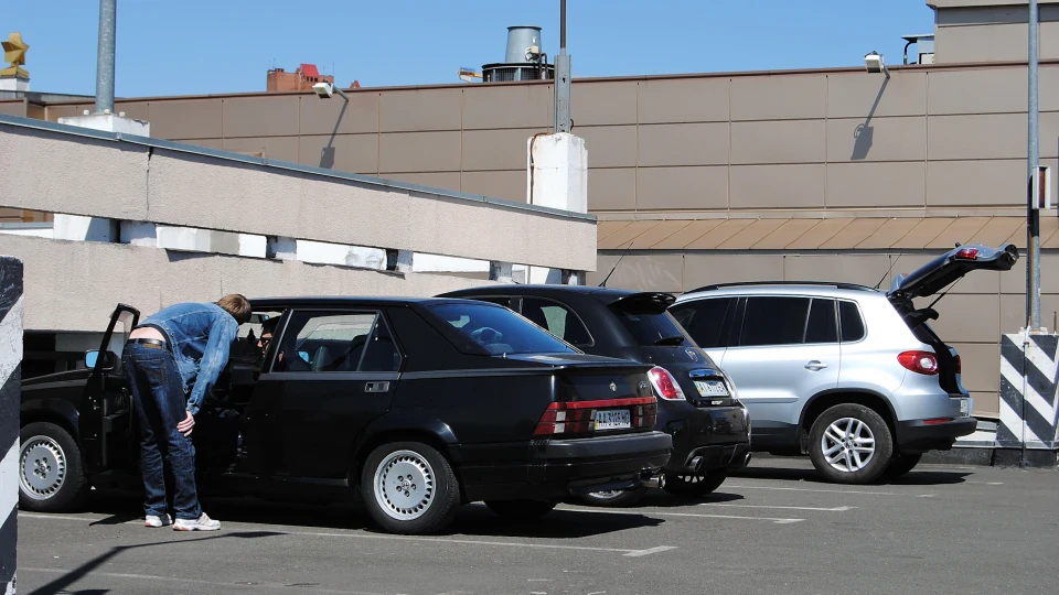 Alfa Romeo 75 We are living in America