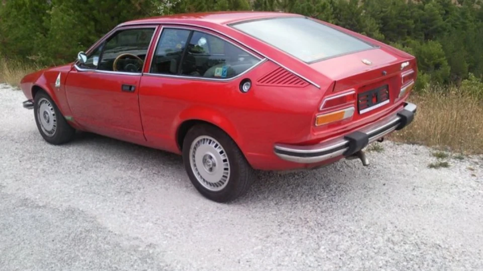 Alfa Romeo Alfetta Coupe GT 2