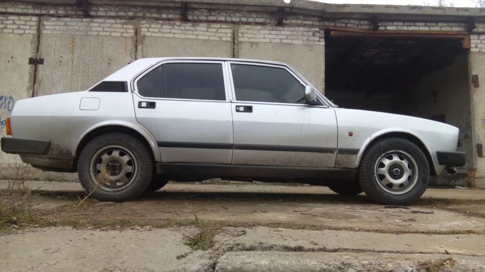 Alfa Romeo Alfetta "2.0 dellorto"