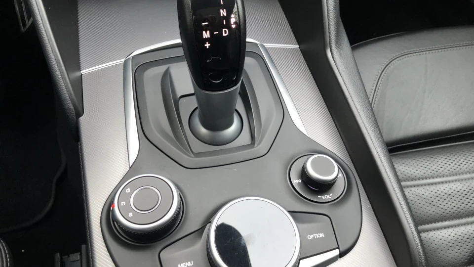 Alfa Romeo Giulia 5