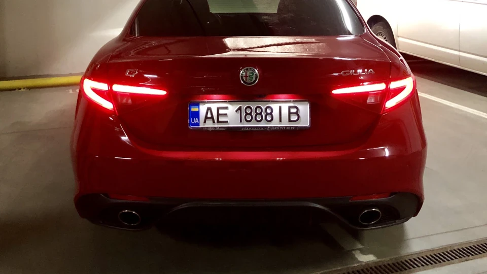 Alfa Romeo Giulia +1 3