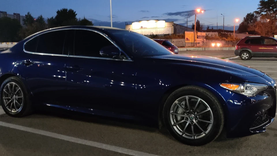 Alfa Romeo Giulia 2.0 turbo (280 л.с.)