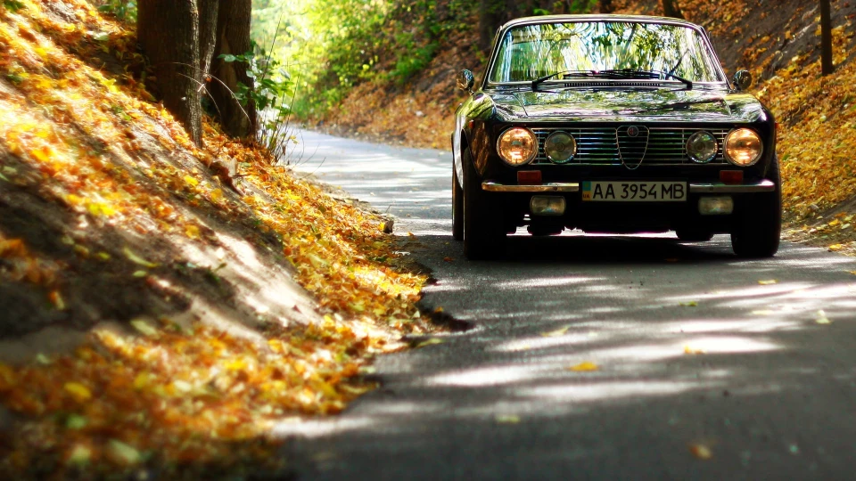 Alfa Romeo Giulia GT 1300 Junior 5