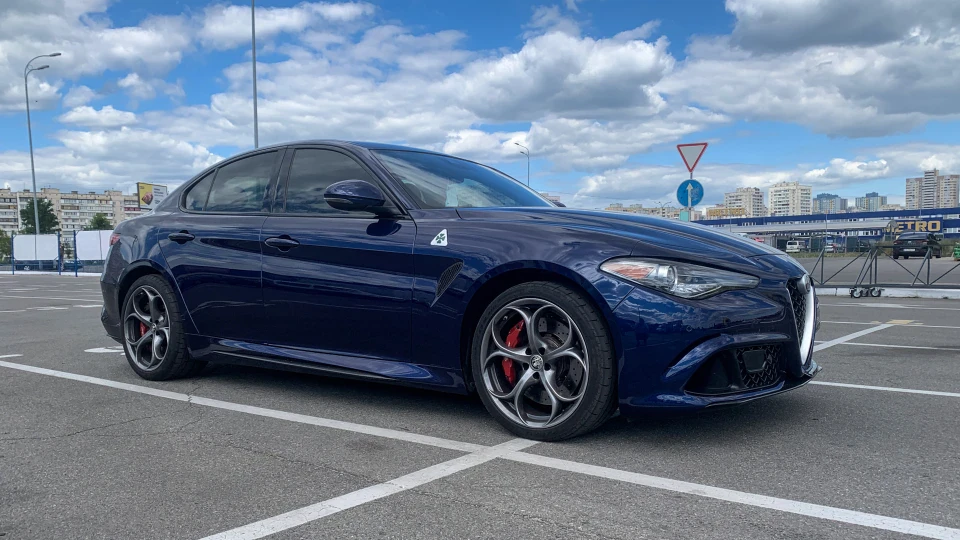 Alfa Romeo Giulia PornoFOGLIO 4