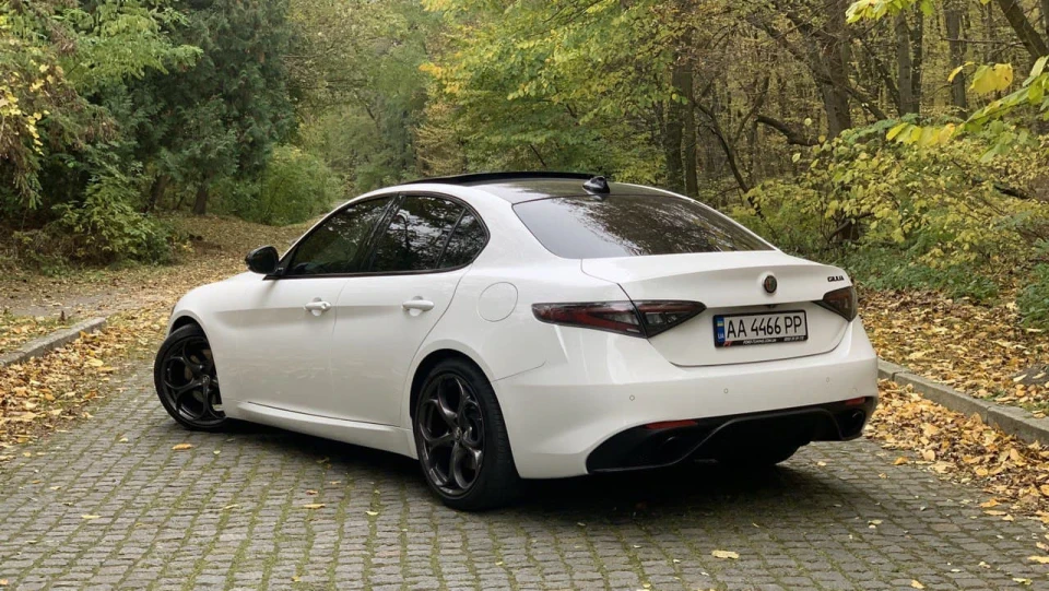 Alfa Romeo Giulia Ti Sport 3