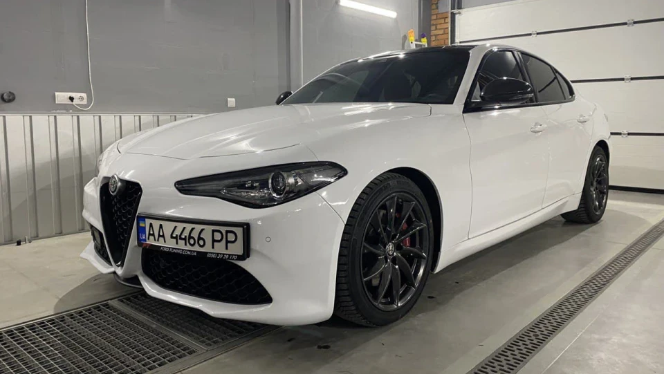 Alfa Romeo Giulia Ti Sport 5