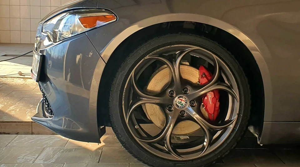 Alfa Romeo Giulia TI 2