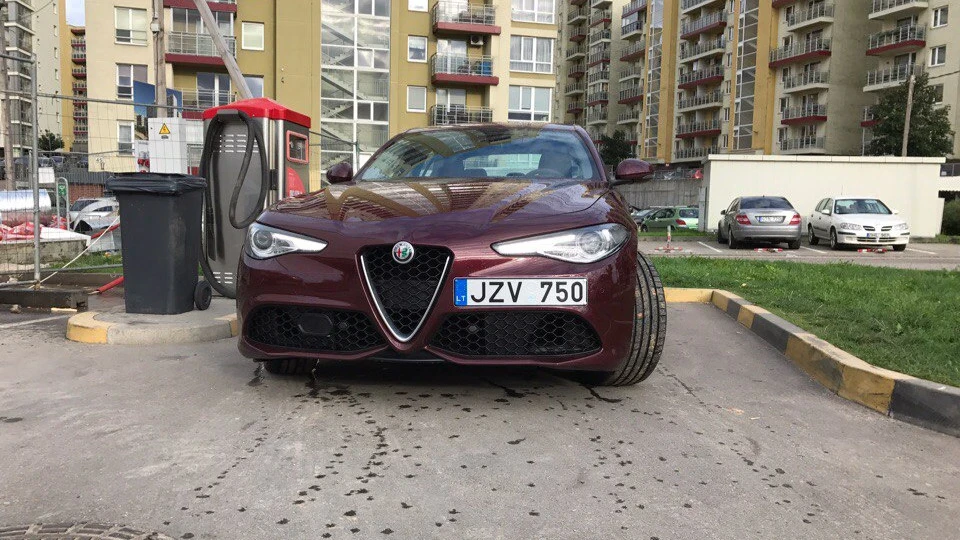 Alfa Romeo Giulia Veloce 4