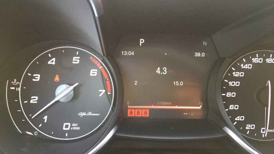 Alfa Romeo Giulia Veloce 5