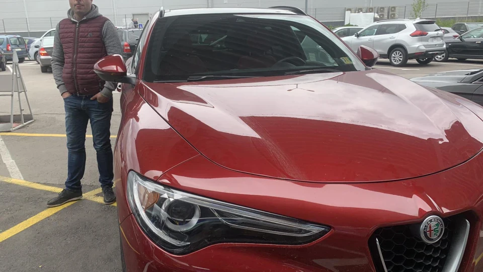 Alfa Romeo Stelvio Competizione rosso