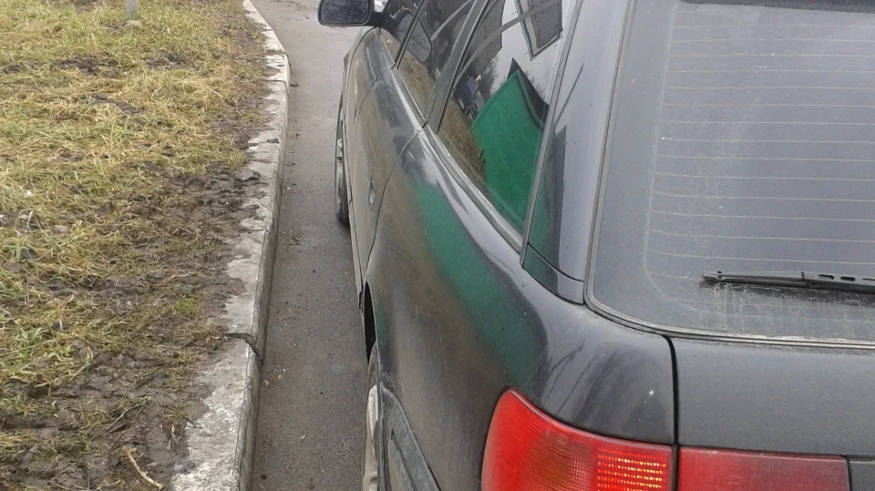 Audi 100 Avant 2