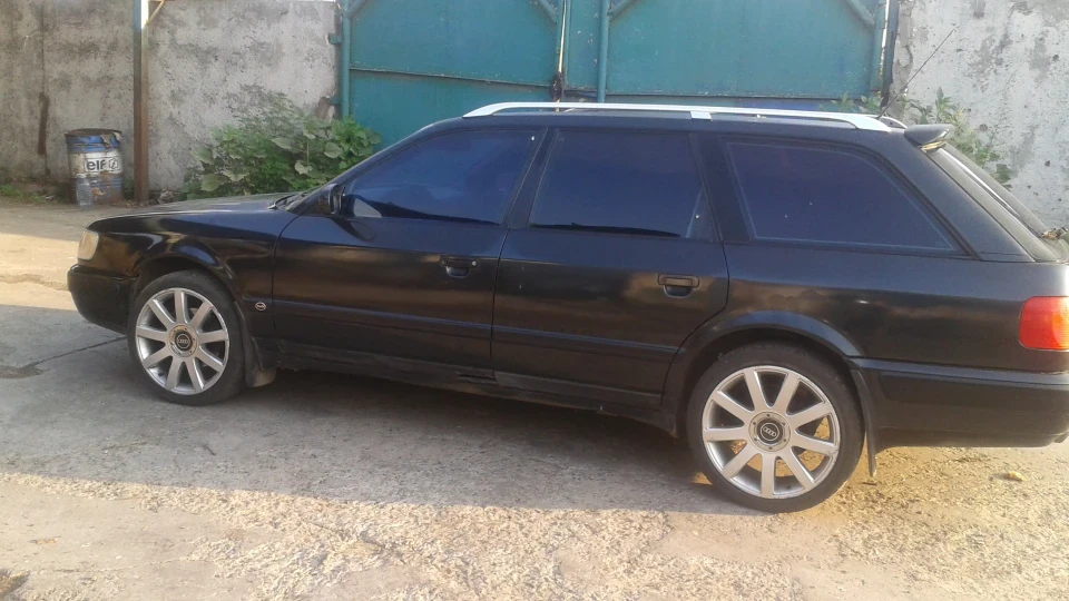 Audi 100 Avant 4