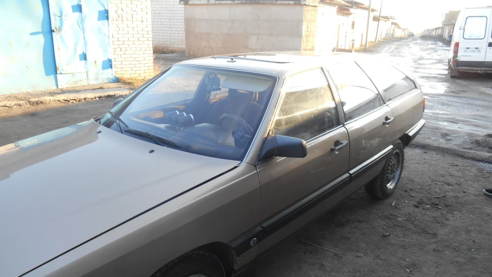 Audi 100 Avant 2.1 wc 3