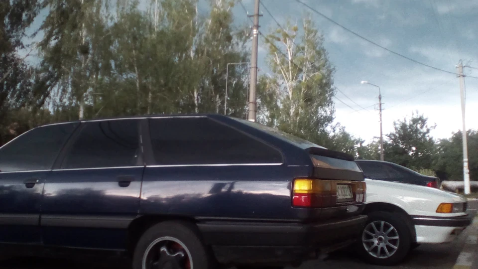 Audi 100 Avant Лижа)