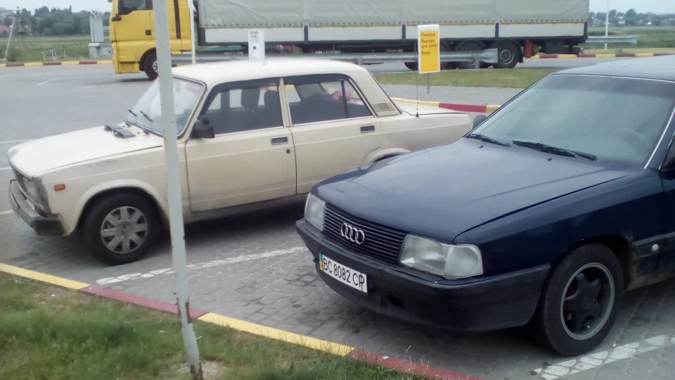 Audi 100 Avant Лижа) 2
