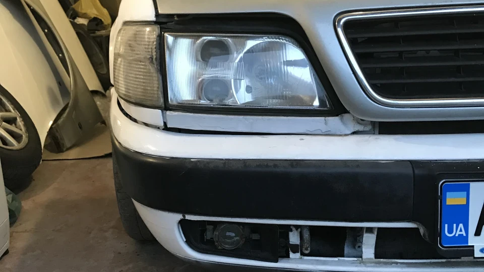 Audi 100 Avant Quattro Крокодилі