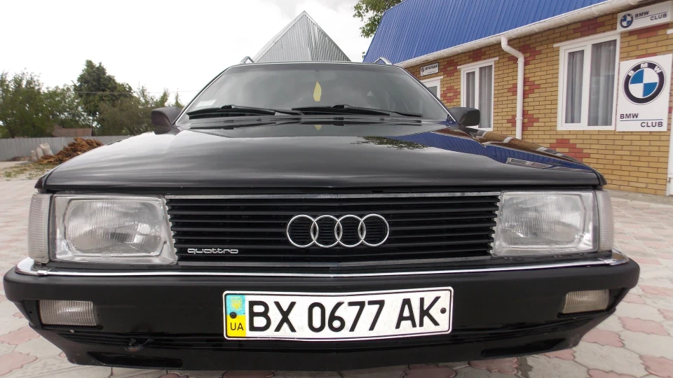 Audi 100 Avant quattro 4