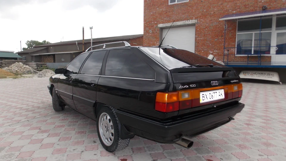 Audi 100 Avant quattro 5