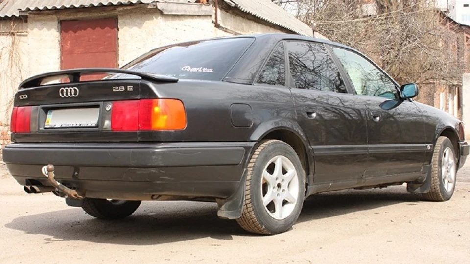 Audi 100 2