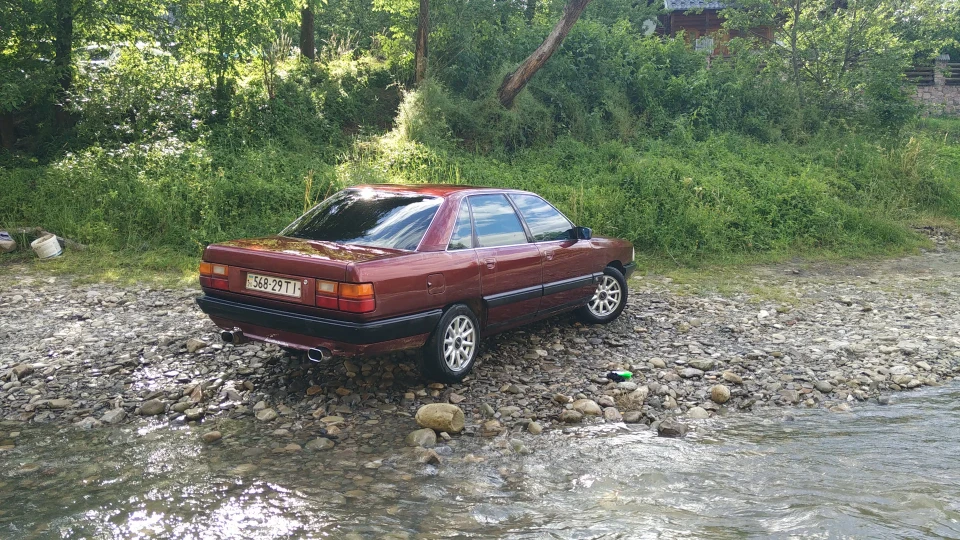 Audi 100 2