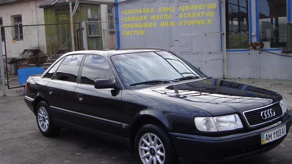 Audi 100