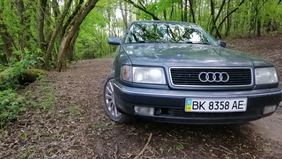 Audi 100 2