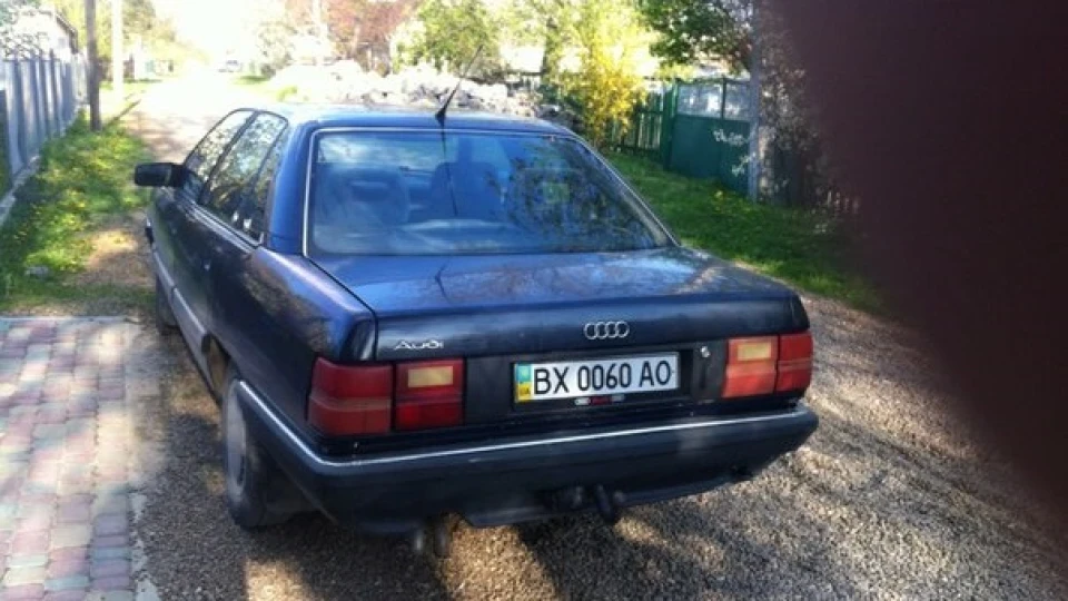 Audi 100 2