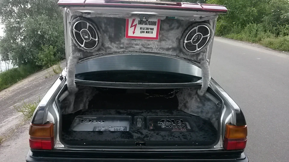 Audi 100 4